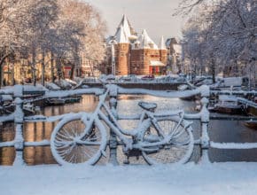 Snow And Freezing Temperatures Will Hit Amsterdam Tonight