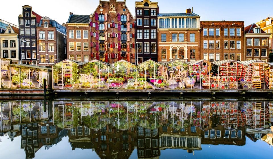 Amsterdam Is Home To The World’s Only Floating Flower Market · Bloemenmarkt