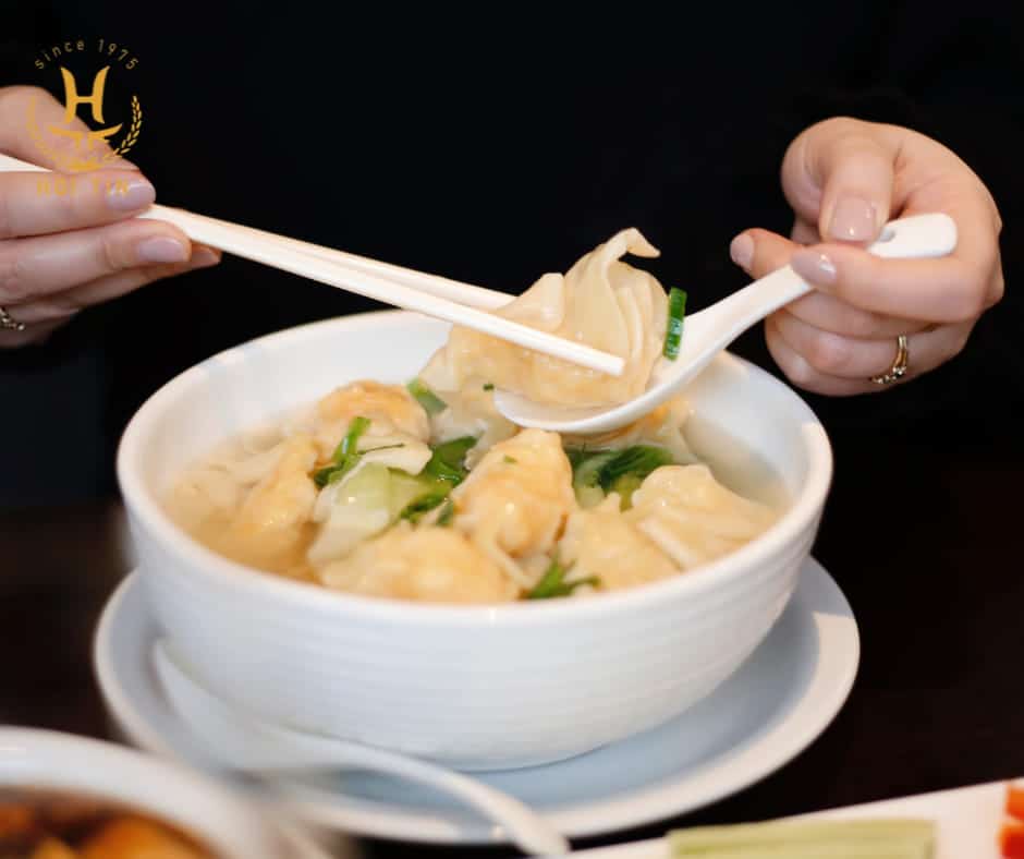 Dumpling dish from Chinese restaurant Hoi Tin in Amsterdam