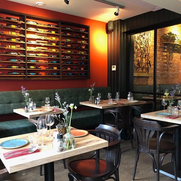 Dining room at Greek restaurant Oresti's Taverna in Amsterdam